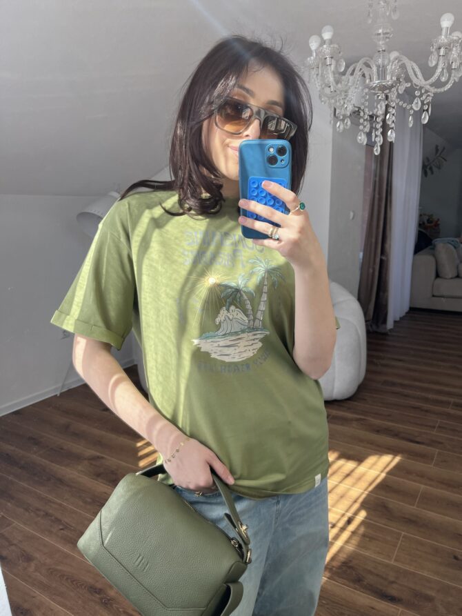 HI T-shirt - Image 29