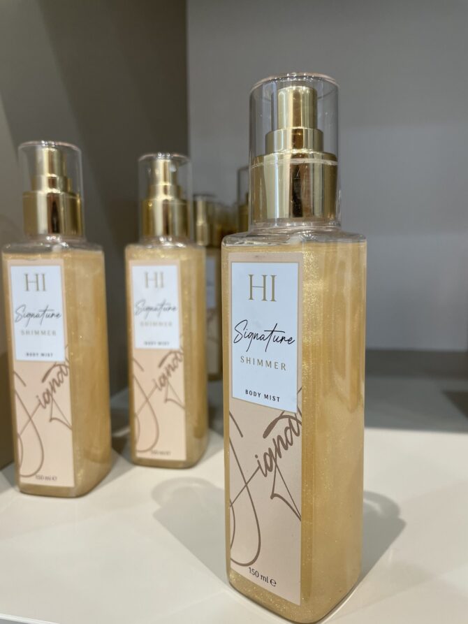 HI Signature shimmer body mist - Image 2
