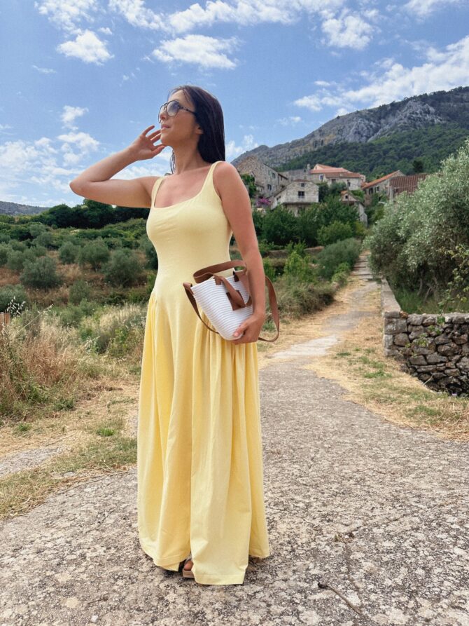 Nella haljina