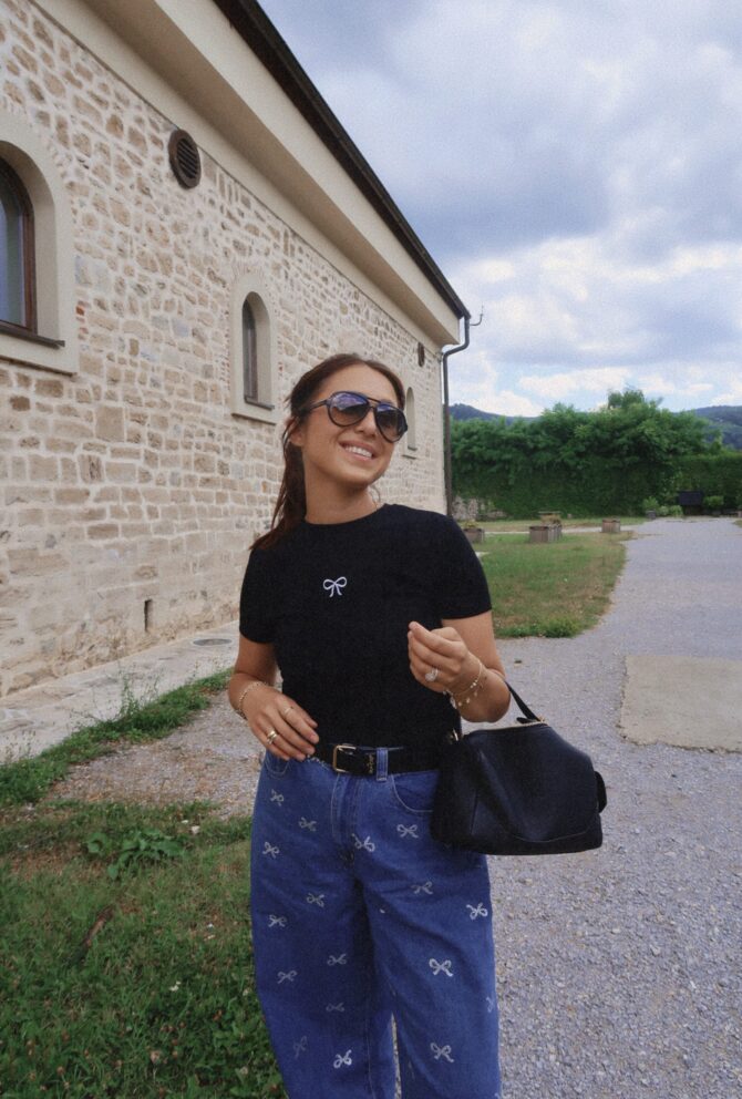 HI Signature Tee - Image 15